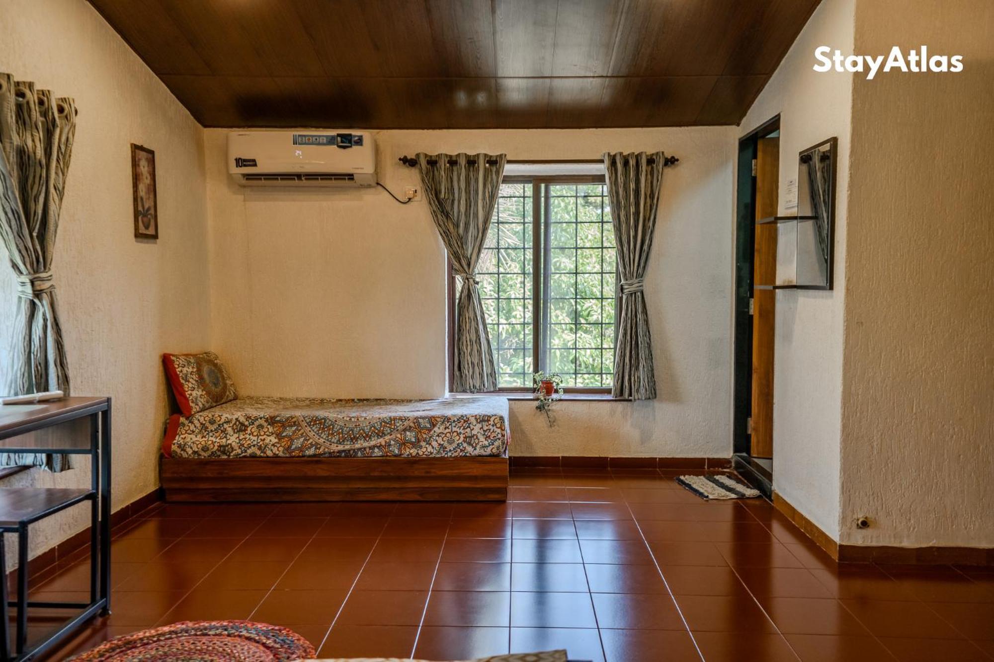 Nysa Villa & Homestay By Stayatlas Игатпури Экстерьер фото