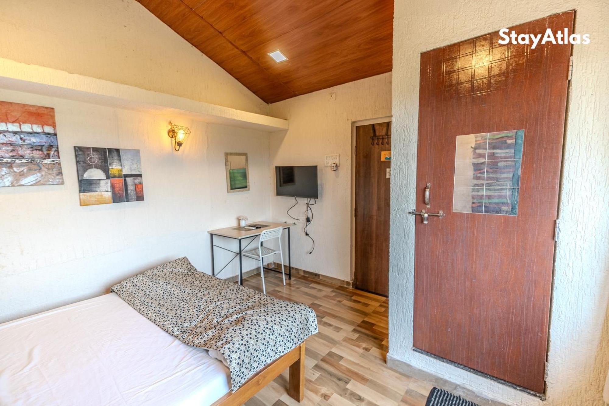 Nysa Villa & Homestay By Stayatlas Игатпури Экстерьер фото