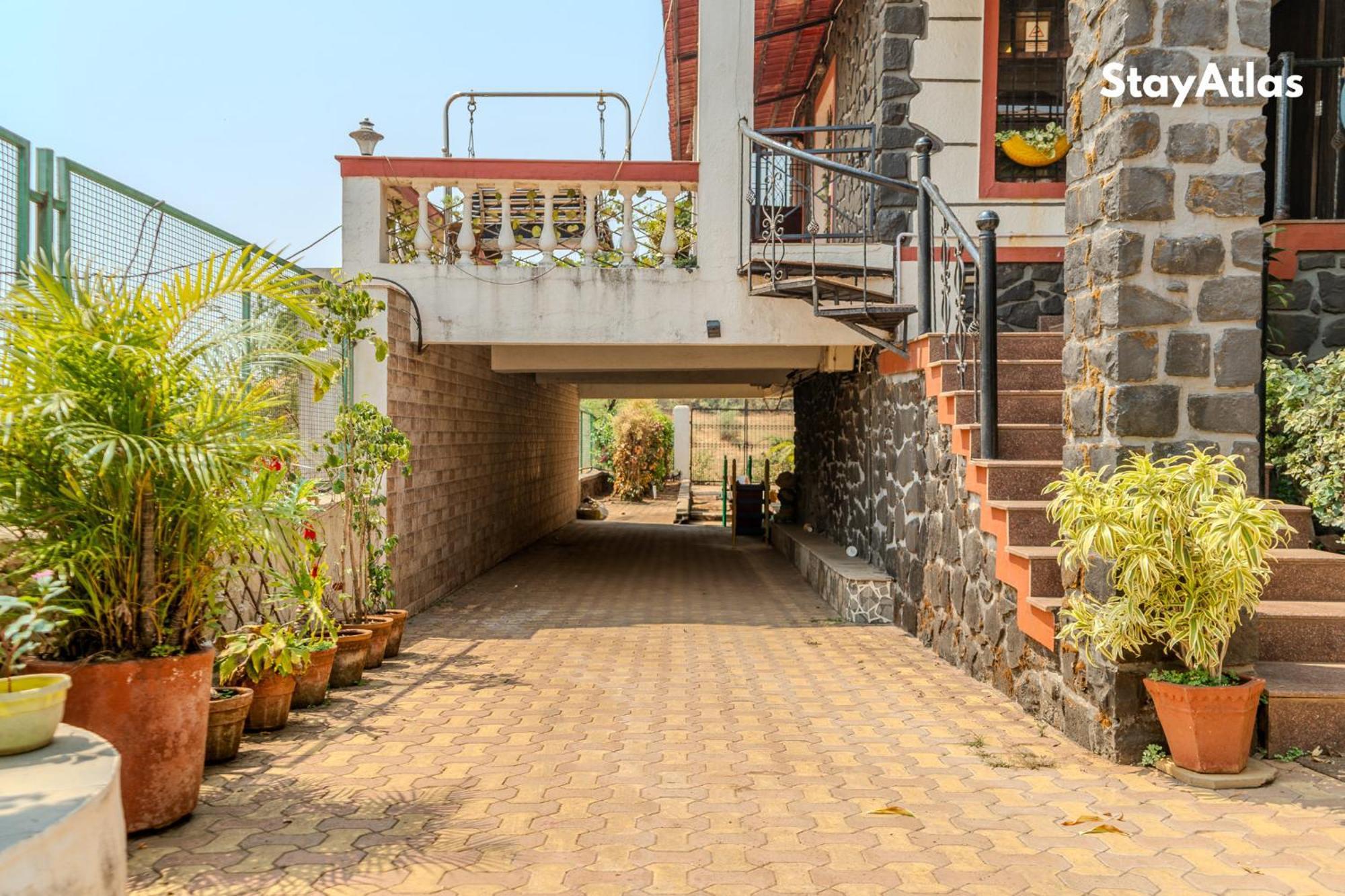 Nysa Villa & Homestay By Stayatlas Игатпури Экстерьер фото
