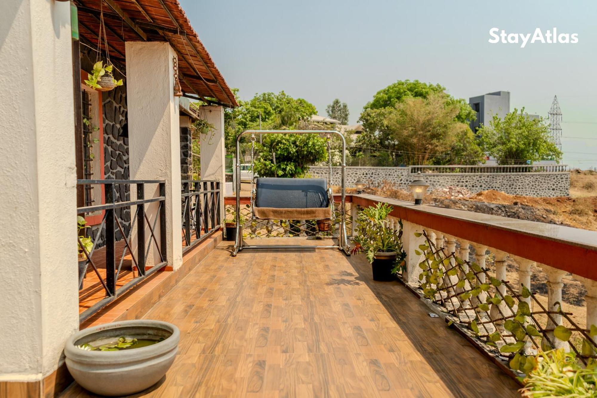 Nysa Villa & Homestay By Stayatlas Игатпури Экстерьер фото